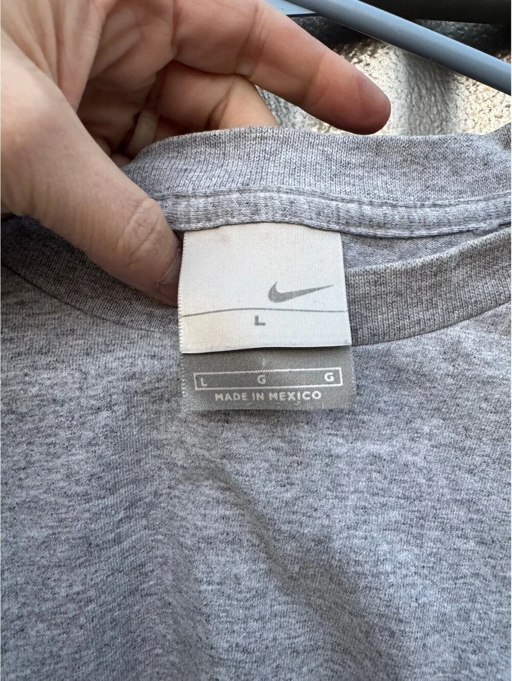 NIKE SIZE LARGE MINI SWOOSH GREY SHIRT